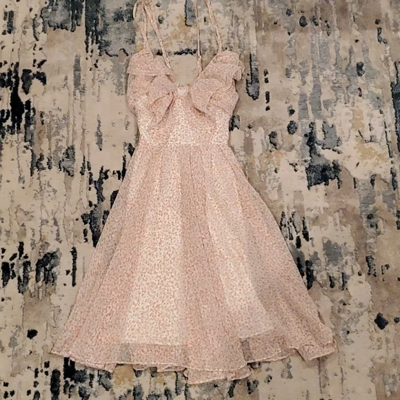 guess floral dress with lace Floral Lace-Up Spaghetti Strap Midi Dress main image 1
